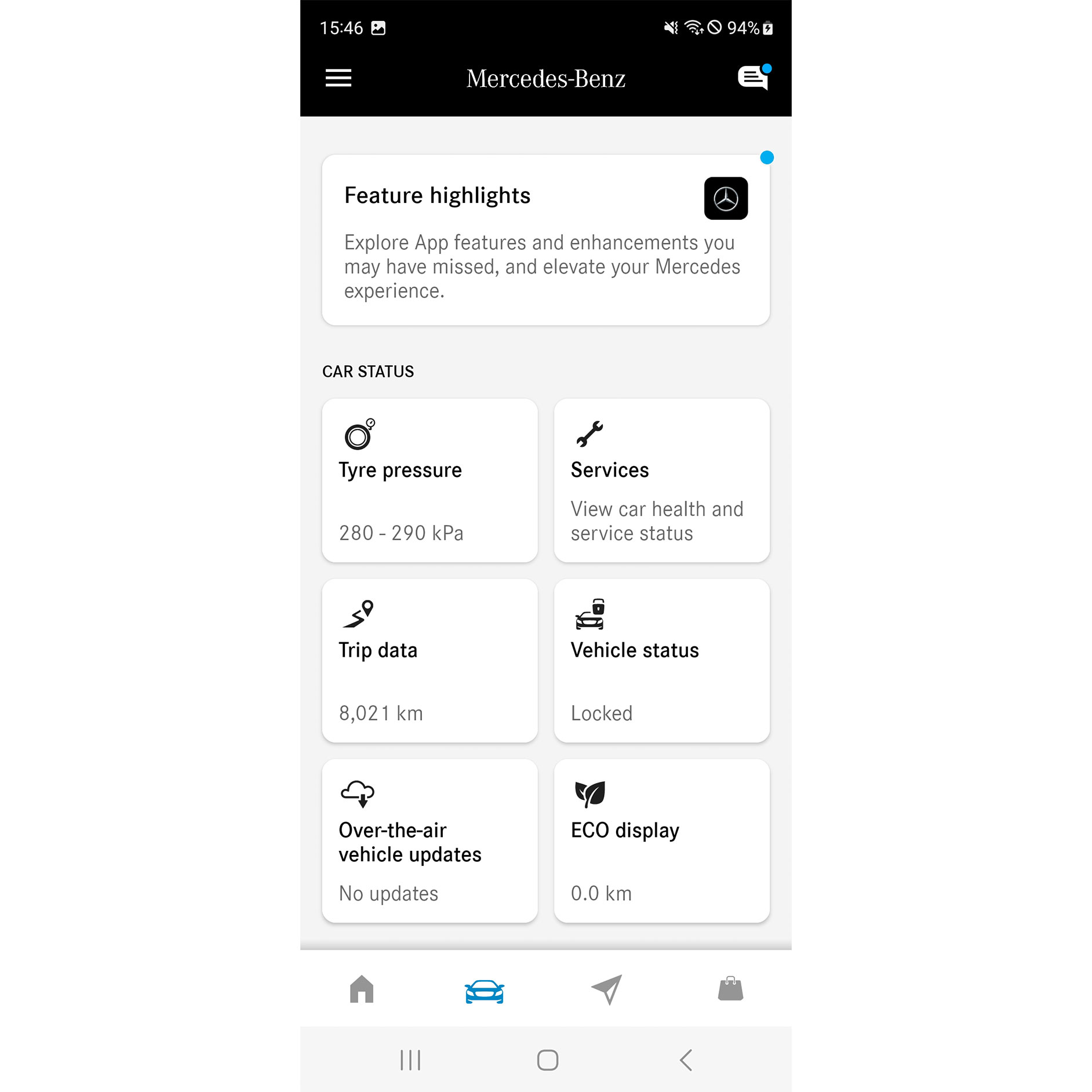 Mercedes-Benz Service App | Apps | Mercedes-Benz Toekomstige droomauto's van Mercedes-Benz worden weergegeven in de Mercedes-Benz App op een smartphone.