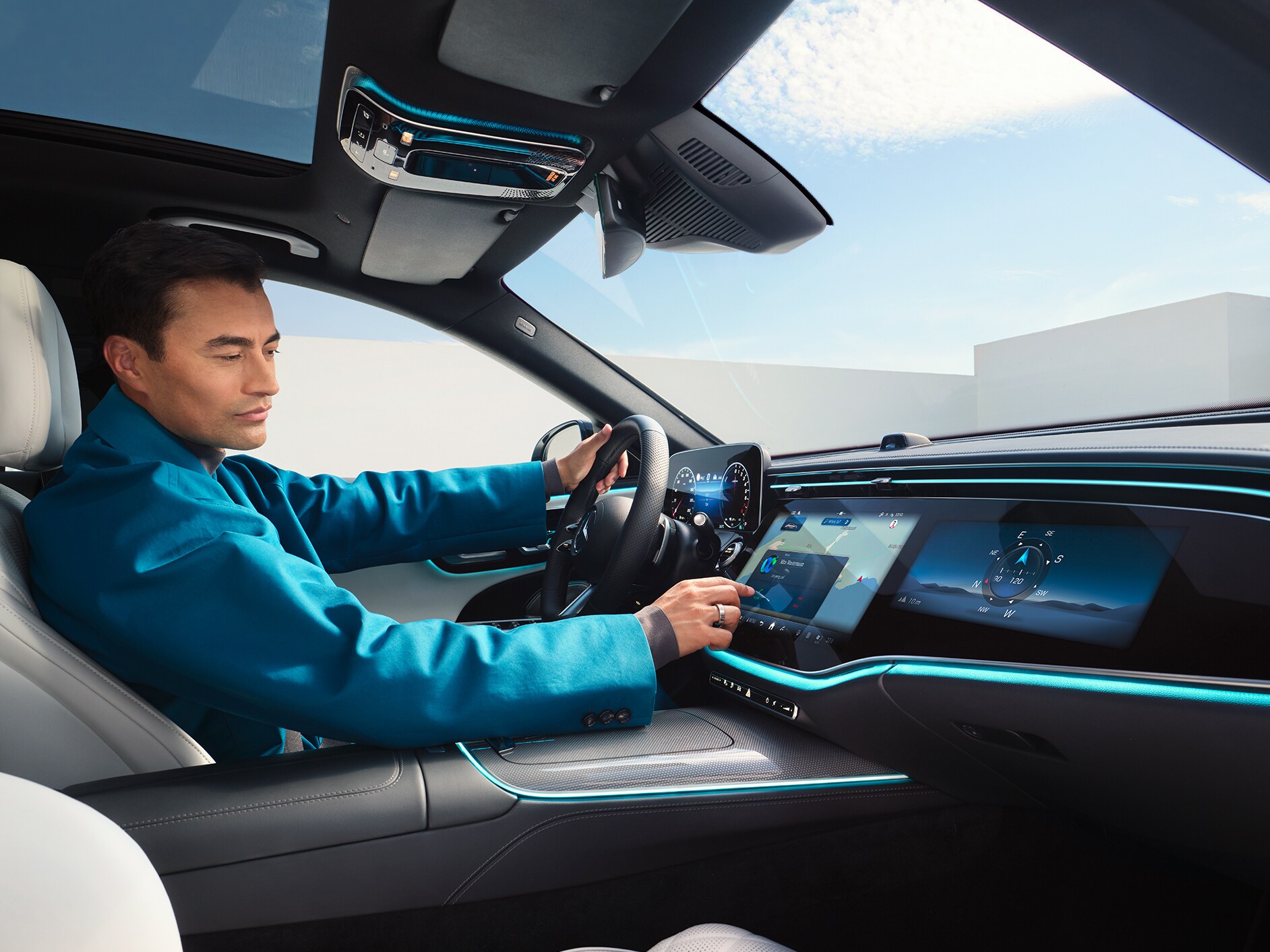 L'affichage et la recherche de destinations spéciales font partie de l'équipement de série des services connectés Mercedes-Benz.
