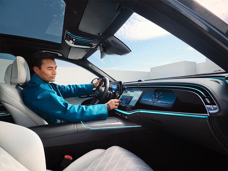 Weergave van en zoeken naar speciale bestemmingen als een van de diverse Digitale extra's van Mercedes-Benz.