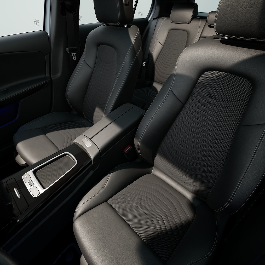 Interieur van de Mercedes-Benz A-Klasse met focus op multimedia-uitrusting.