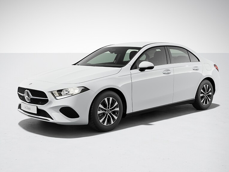 L'extérieur de la Classe A Berline de Mercedes-Benz avec l'équipement de série.
