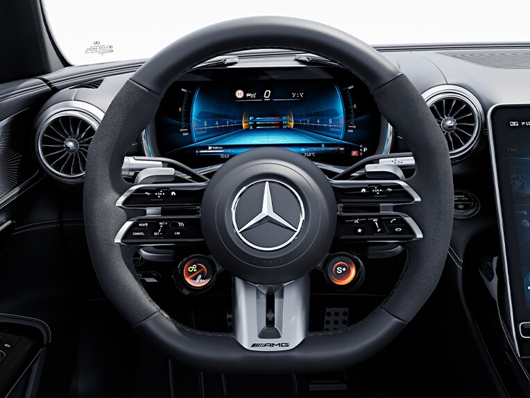 Het AMG Performance-stuurwiel in nappaleder / microvezel MICROCUT in de Mercedes-AMG GT Coupé.