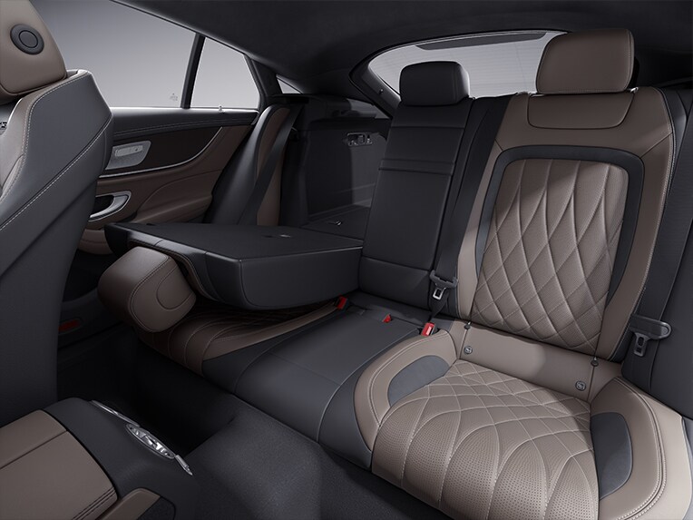 Interieur van de Mercedes-AMG GT 4-deurs coupé.