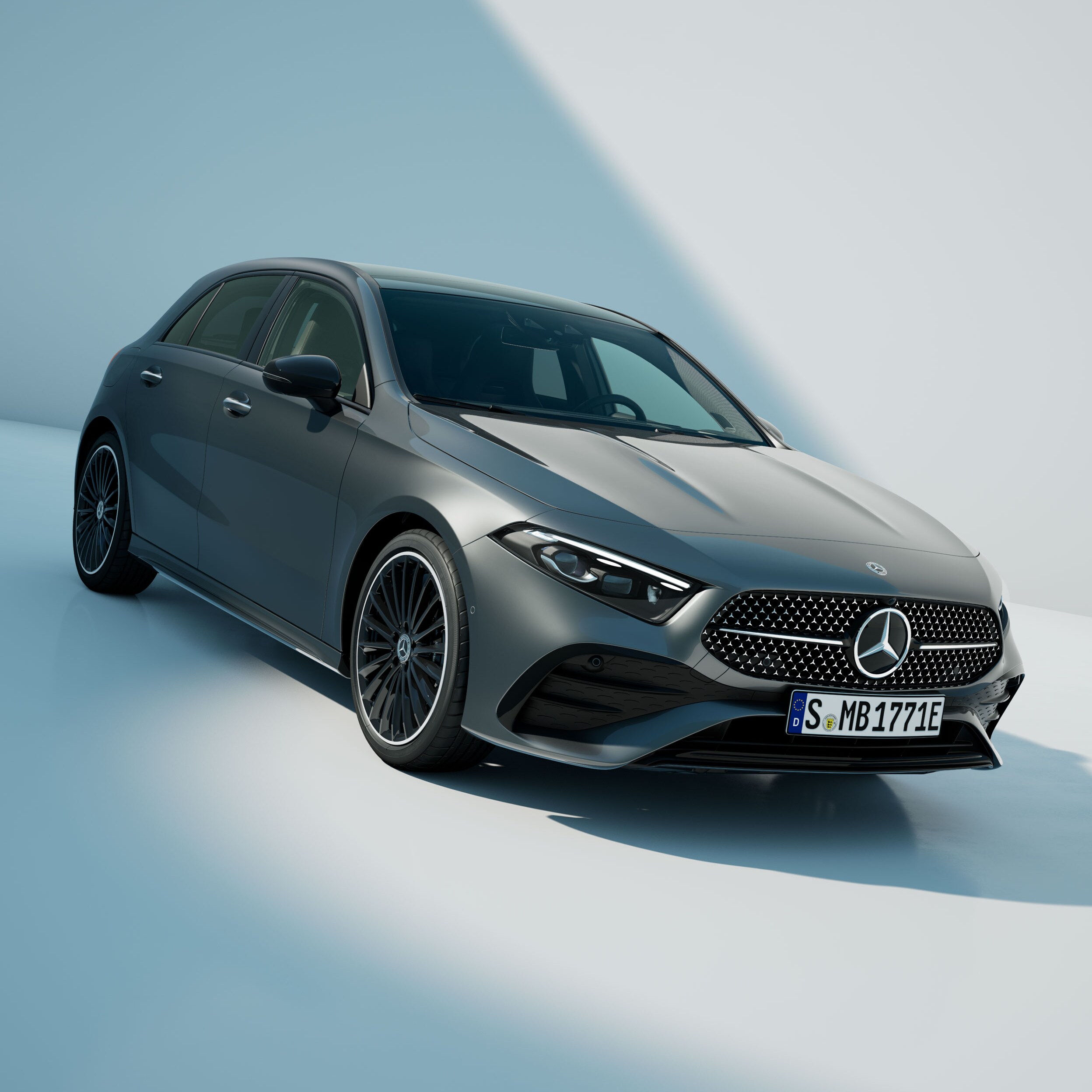 La nouvelle Mercedes-Benz Classe A Berline compacte vue de devant.