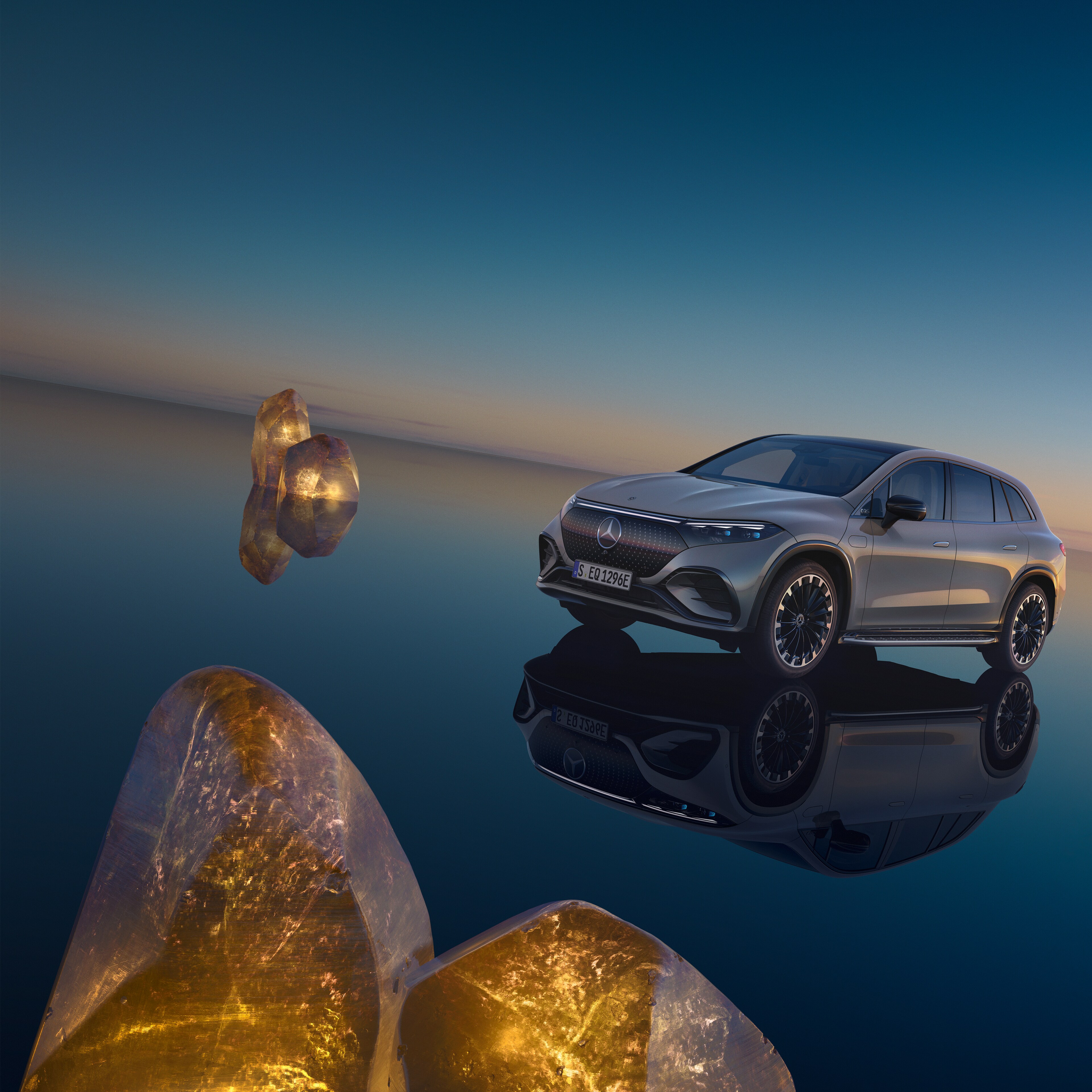 Mercedes-Benz EQS SUV.