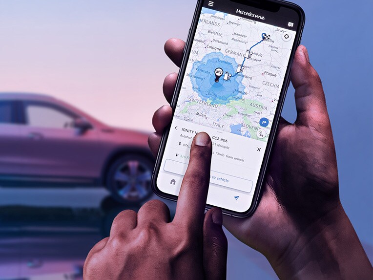 Mercedes me App op een smartphone.