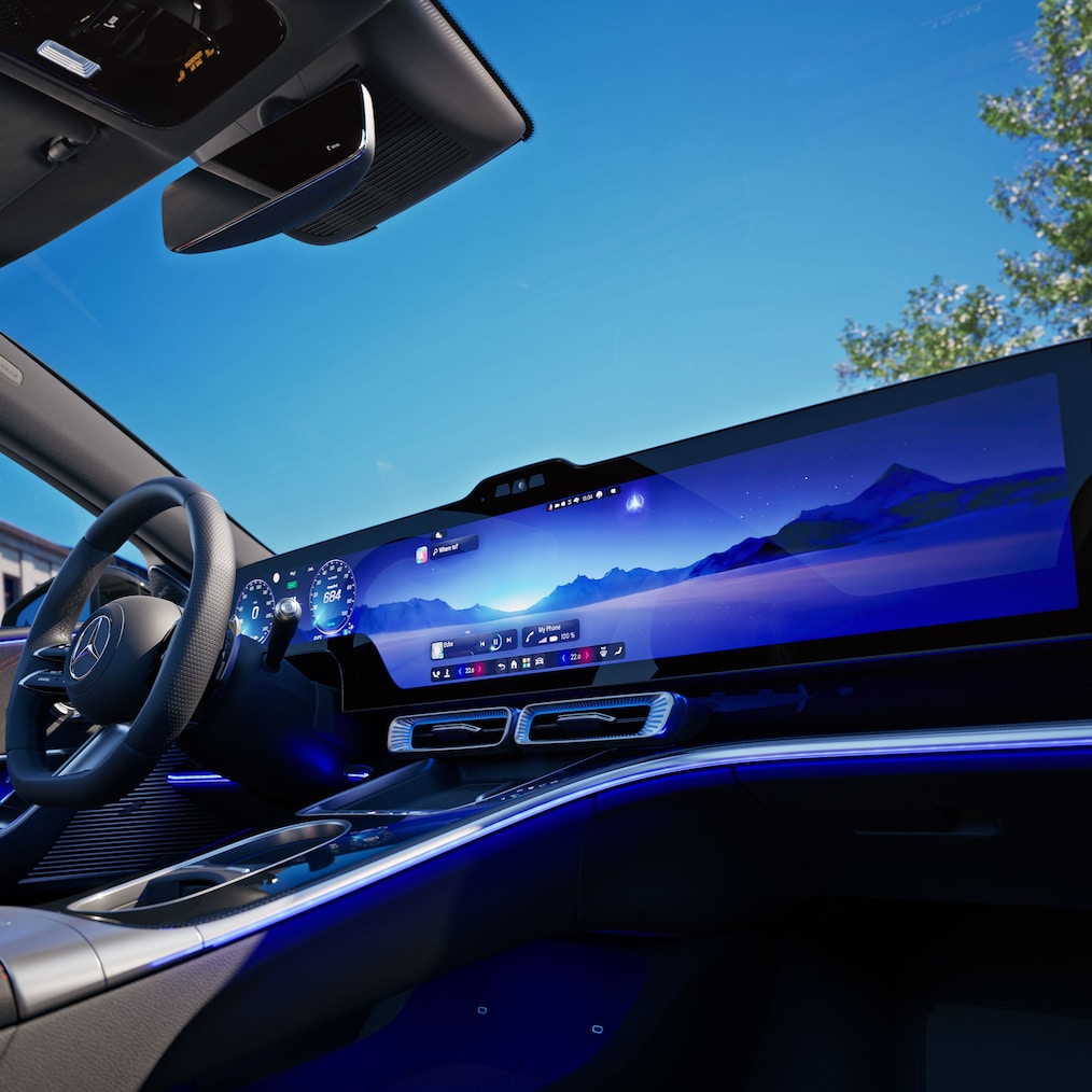 L'hyper-écran MBUX de la toute nouvelle Classe&nbsp;C électrique de Mercedes-Benz.