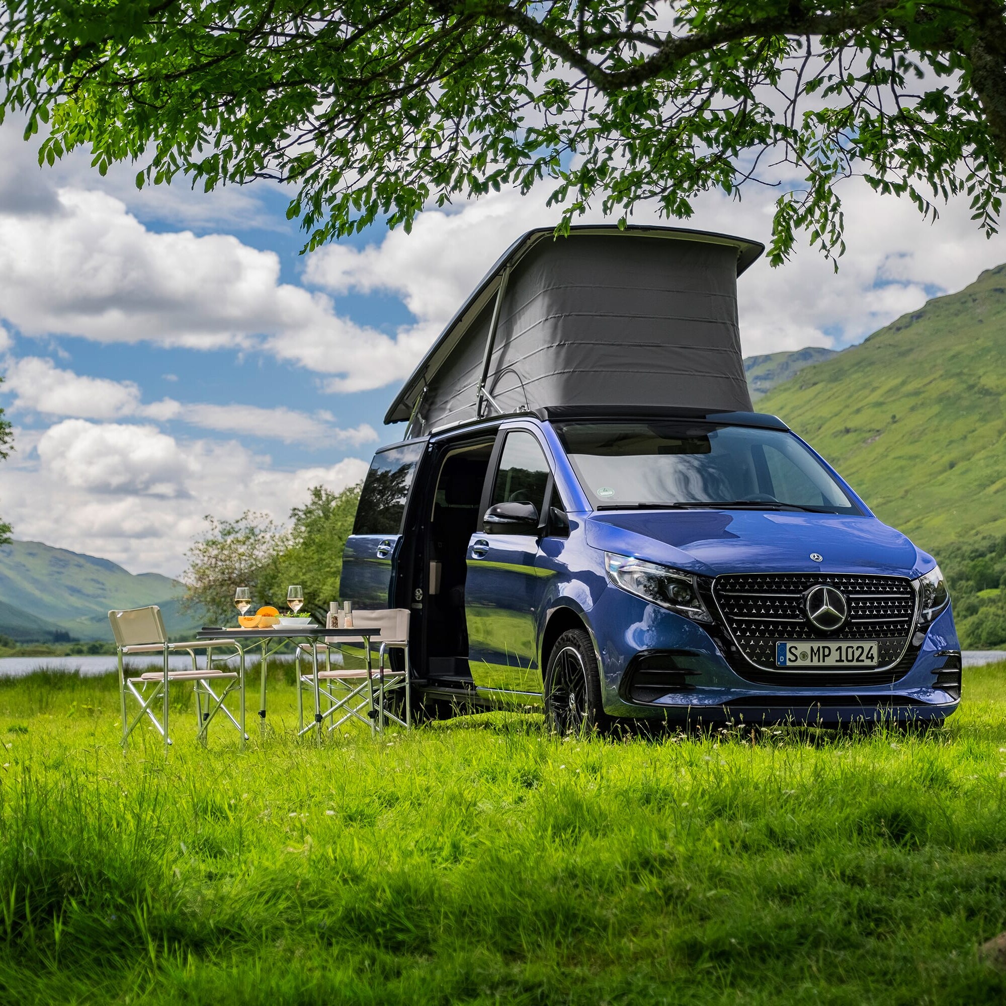 De Mercedes-Benz Marco Polo werd gepresenteerd op een iconische bestemming en combineert een stijlvol ontwerp met eersteklas reiscomfort en veelzijdigheid op het gebied van kamperen.