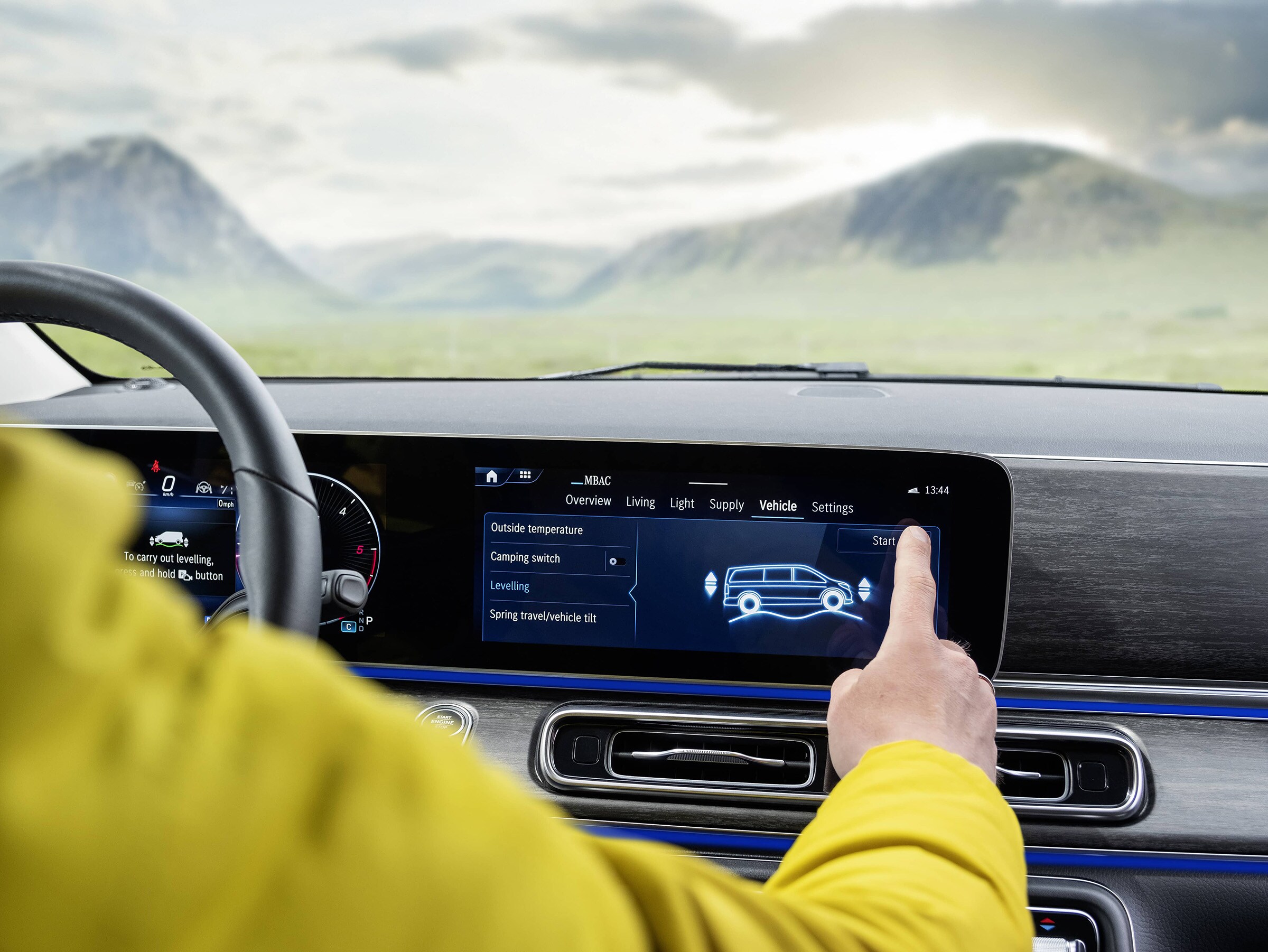Het interieur van de Mercedes-Benz Marco Polo met AIRMATIC-luchtvering.