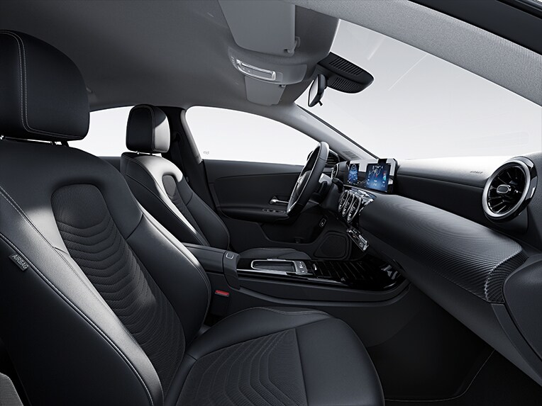 Interieur van de Mercedes-Benz CLA Coupé in de standaarduitvoering.