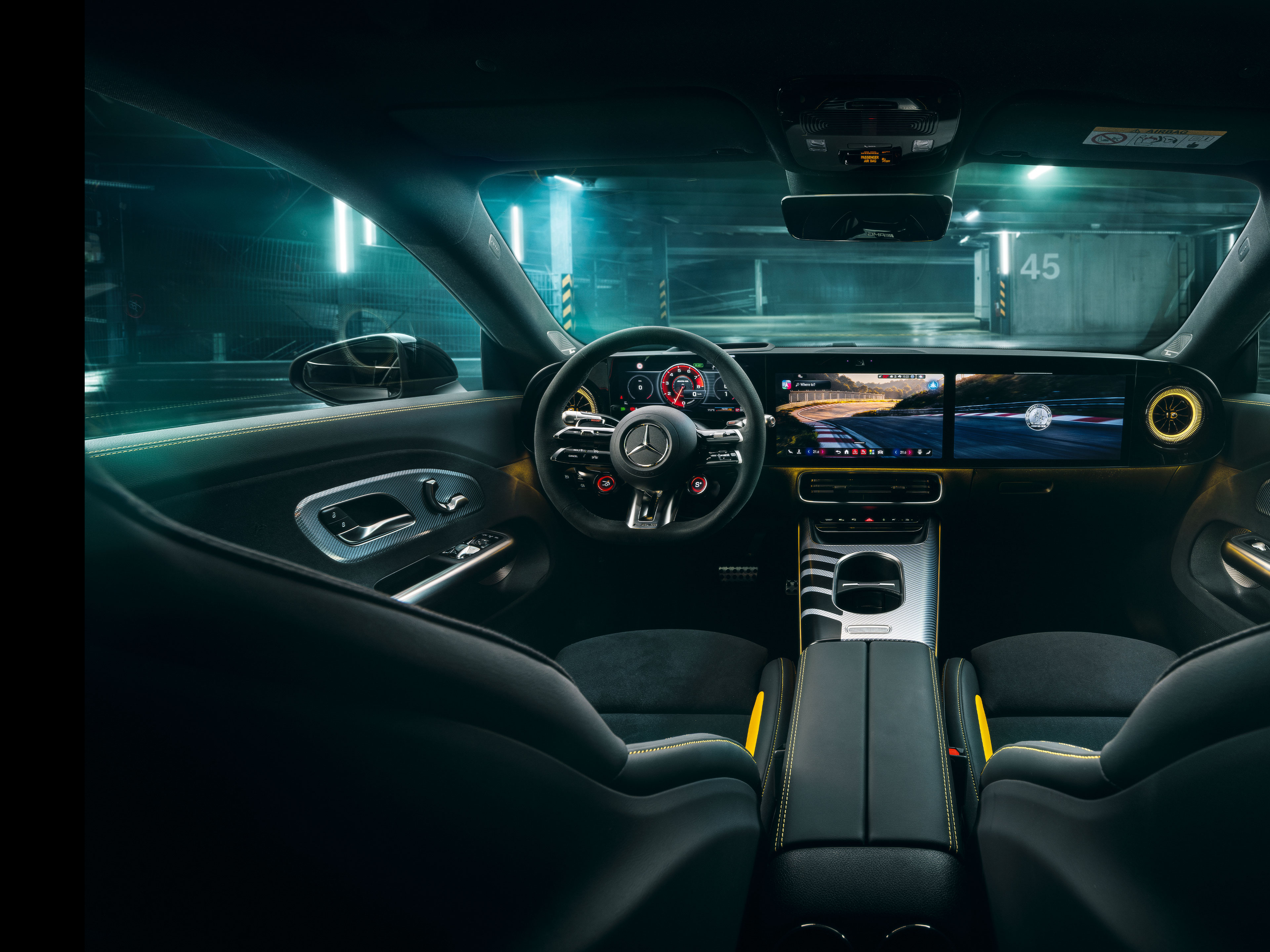 Intérieur | CLA | Mercedes-AMG L'intérieur du nouveau Mercedes-AMG CLA 45 4MATIC+ électrique.