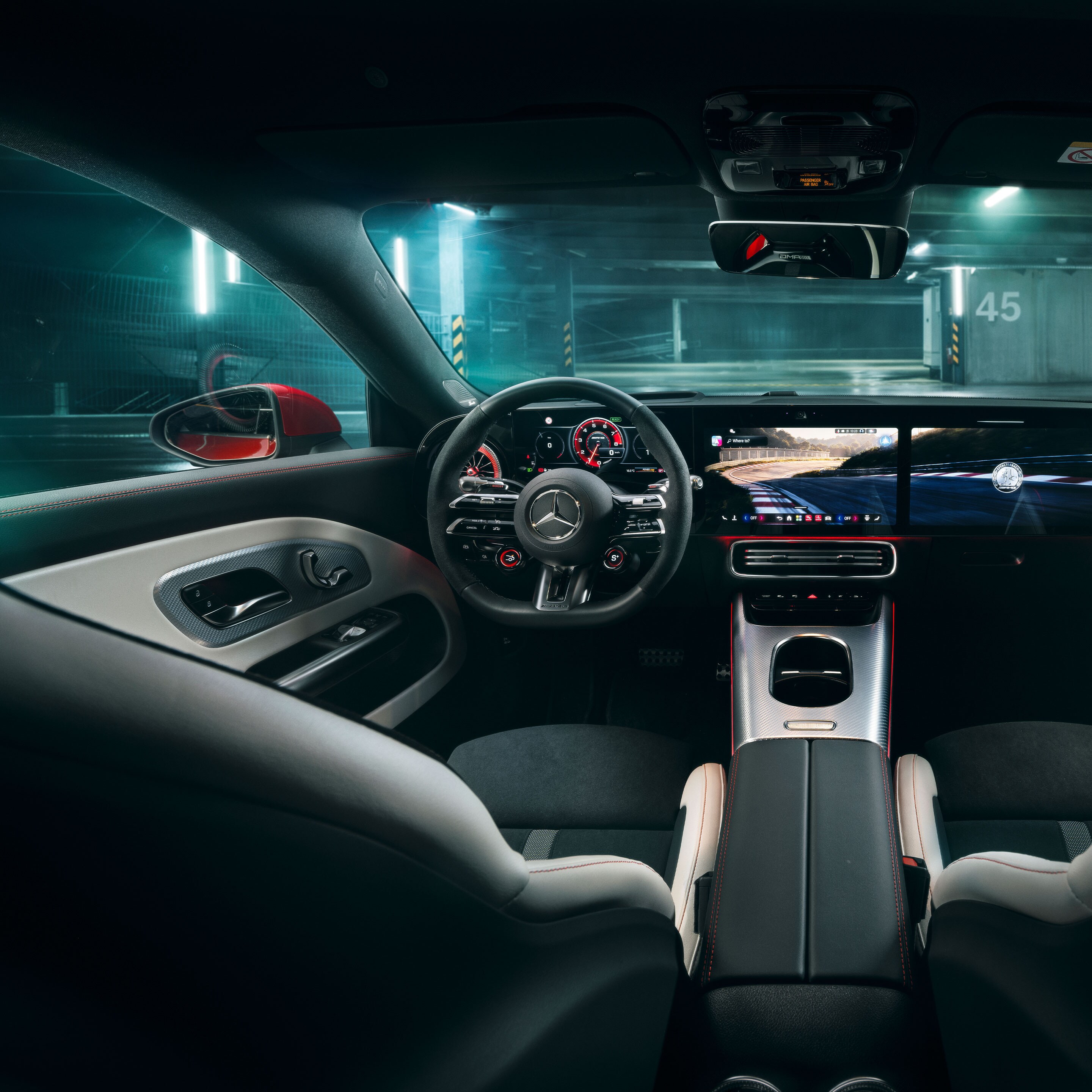 Het interieur van de nieuwe elektrische Mercedes-AMG CLA 45 4MATIC+ Shooting Brake.