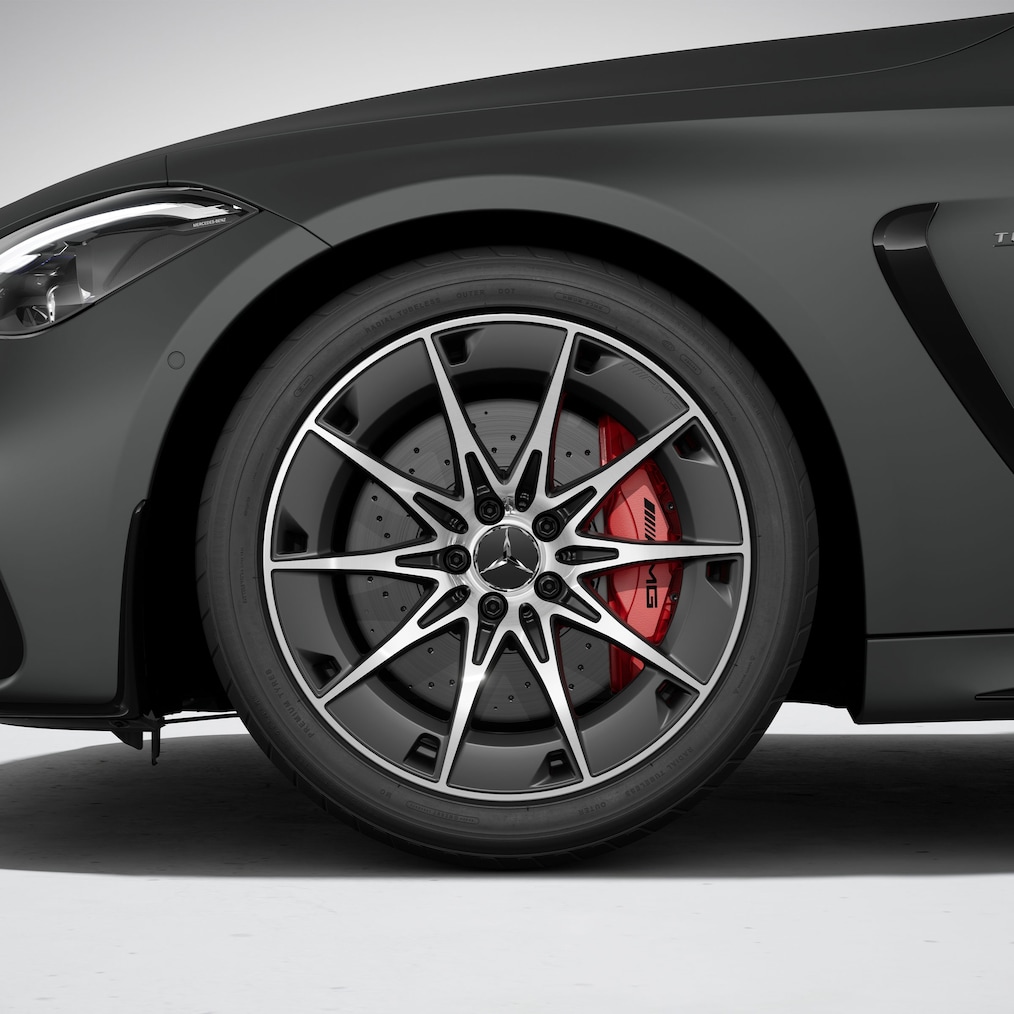 Vue dynamique de la Mercedes-AMG CLE 53 4MATIC+ Coupé (photo pendant la conduite).