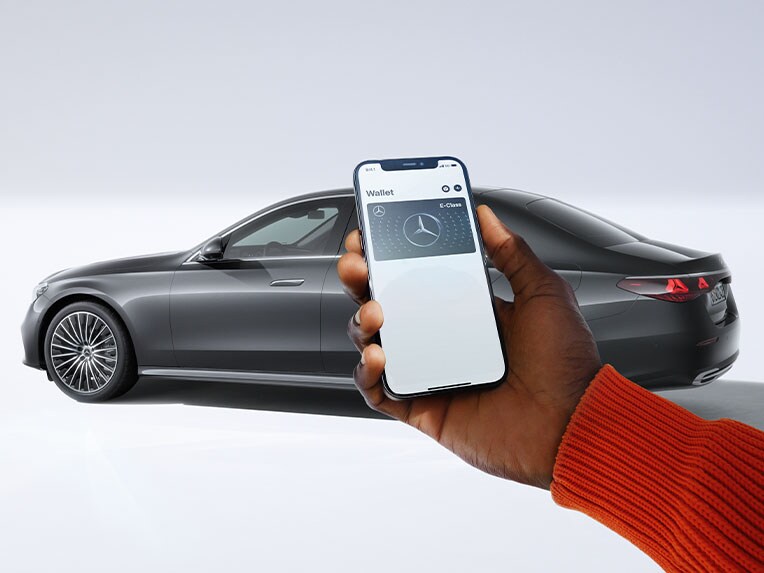 E-Klasse van Mercedes-Benz met digitale autosleutel.