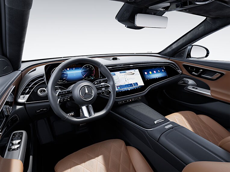 L'intérieur de la Classe E Berline de Mercedes-Benz avec l'AMG Line.