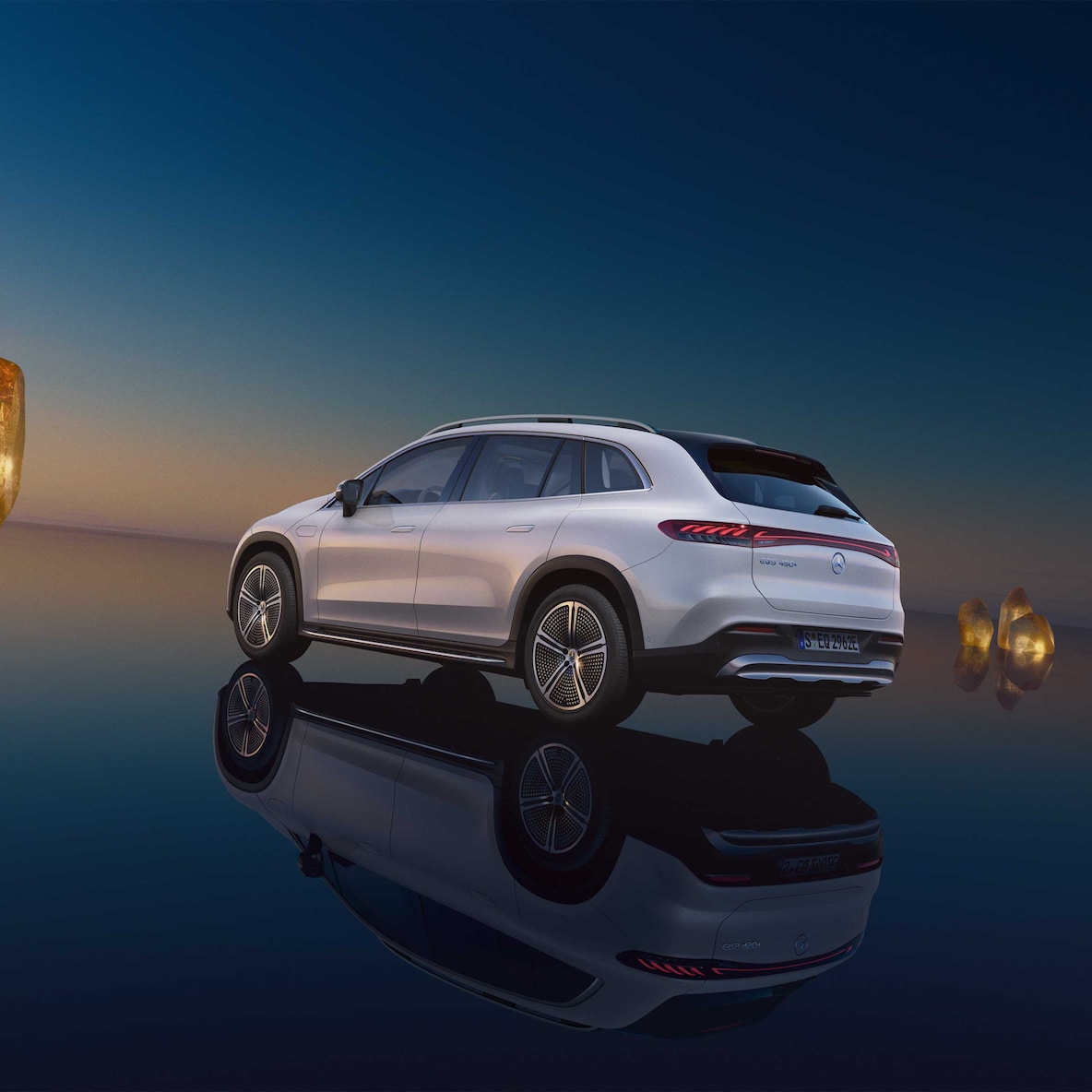 Een buitenaanzicht van de Mercedes-Benz EQS SUV.