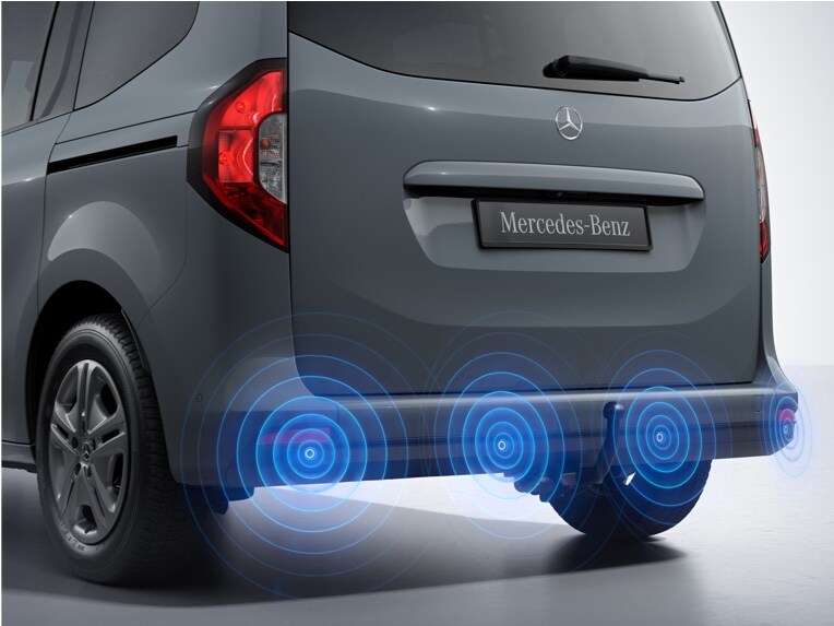 Achteruitparkeerhulp bij de Mercedes-Benz EQT.