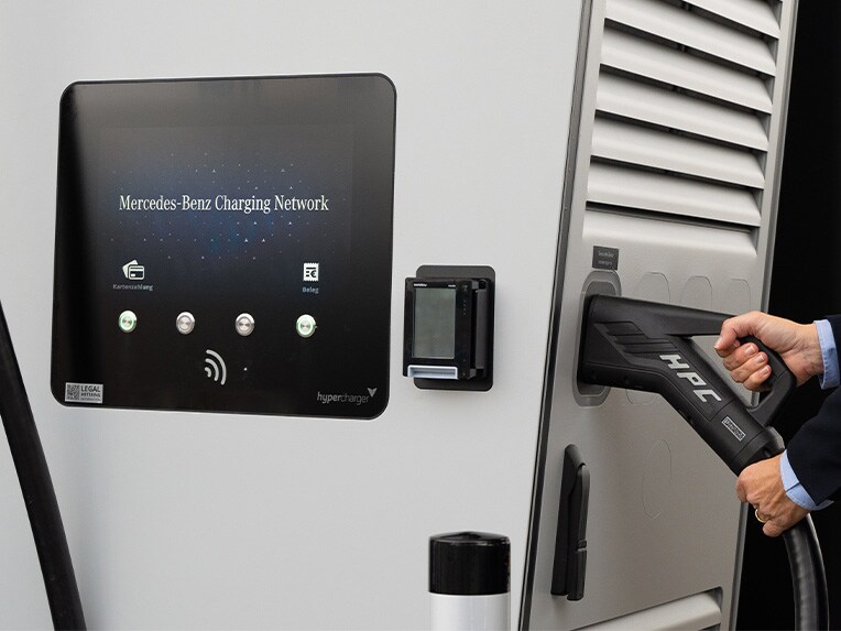 Mercedes-Benz oplaadnetwerk met de elektrische Mercedes-Benz G-Klasse.