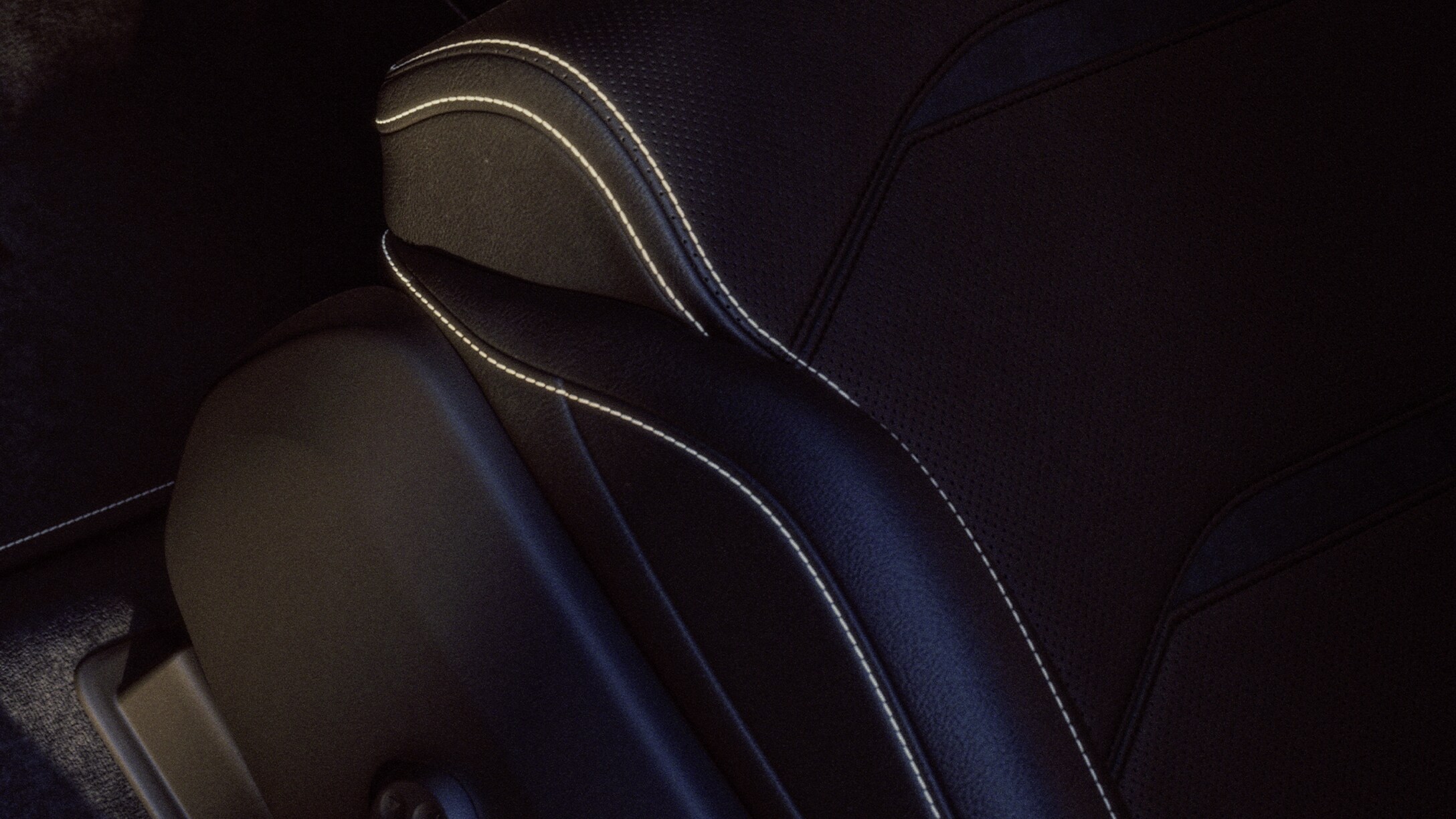 Pack Accents dorés dans le nouveau Mercedes-AMG GLC Coupé.