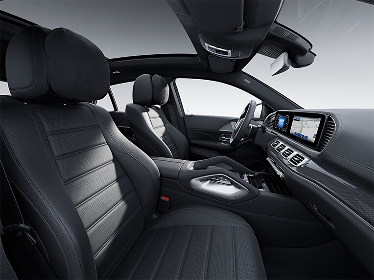 L’intérieur avec le Pack AMG Line dans la Mercedes-Benz GLE Coupé.