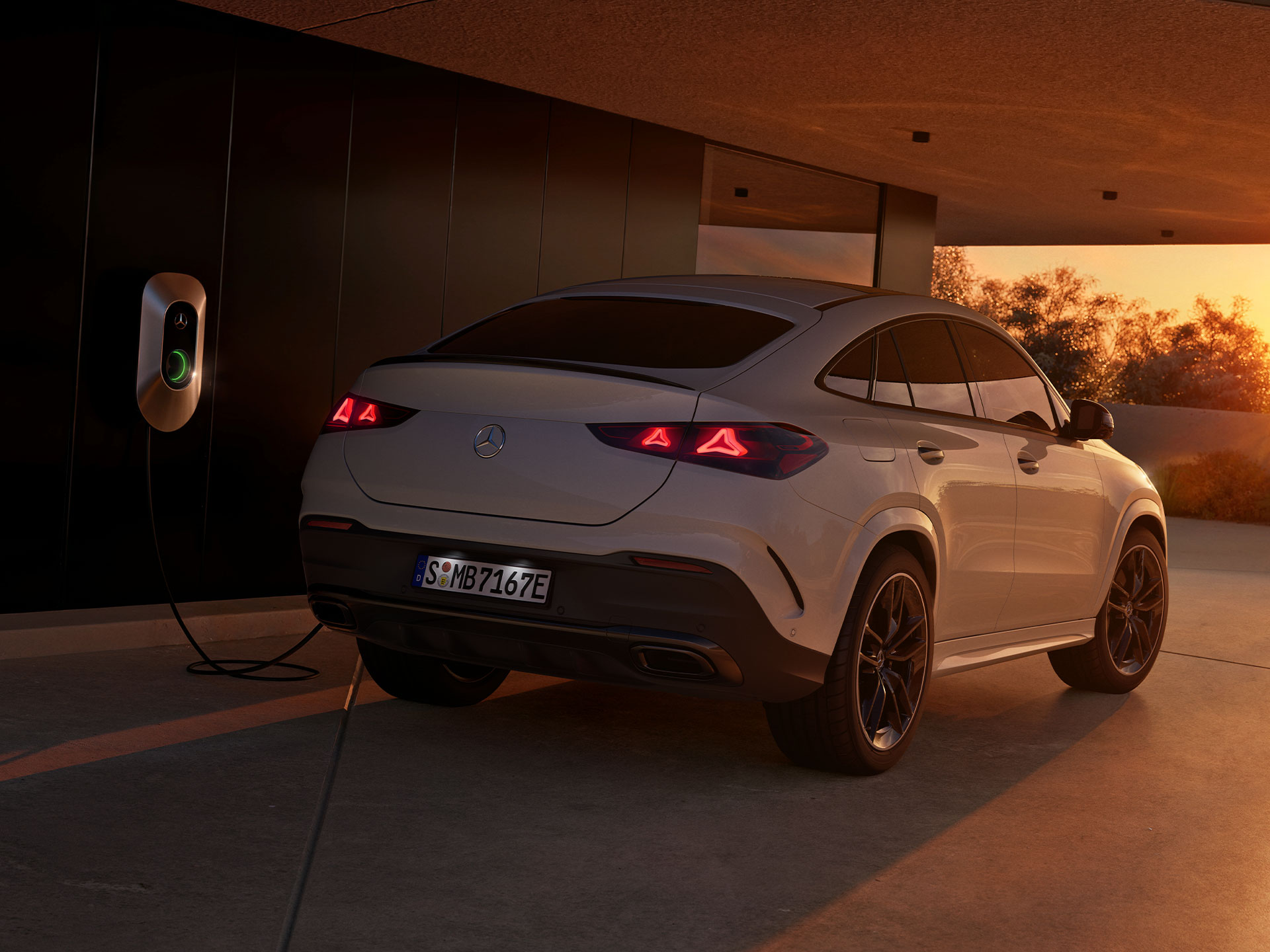 Hybride rechargeable | GLE Coupé | Mercedes-Benz Le GLE Coupé de Mercedes-Benz en version hybride rechargeable.