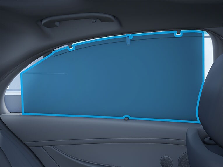 Les stores pare-soleil électriques de la Mercedes-Maybach GLS.