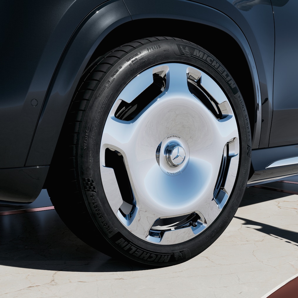 Uitzicht van bovenaf op het exclusieve Maybach R53-wiel.