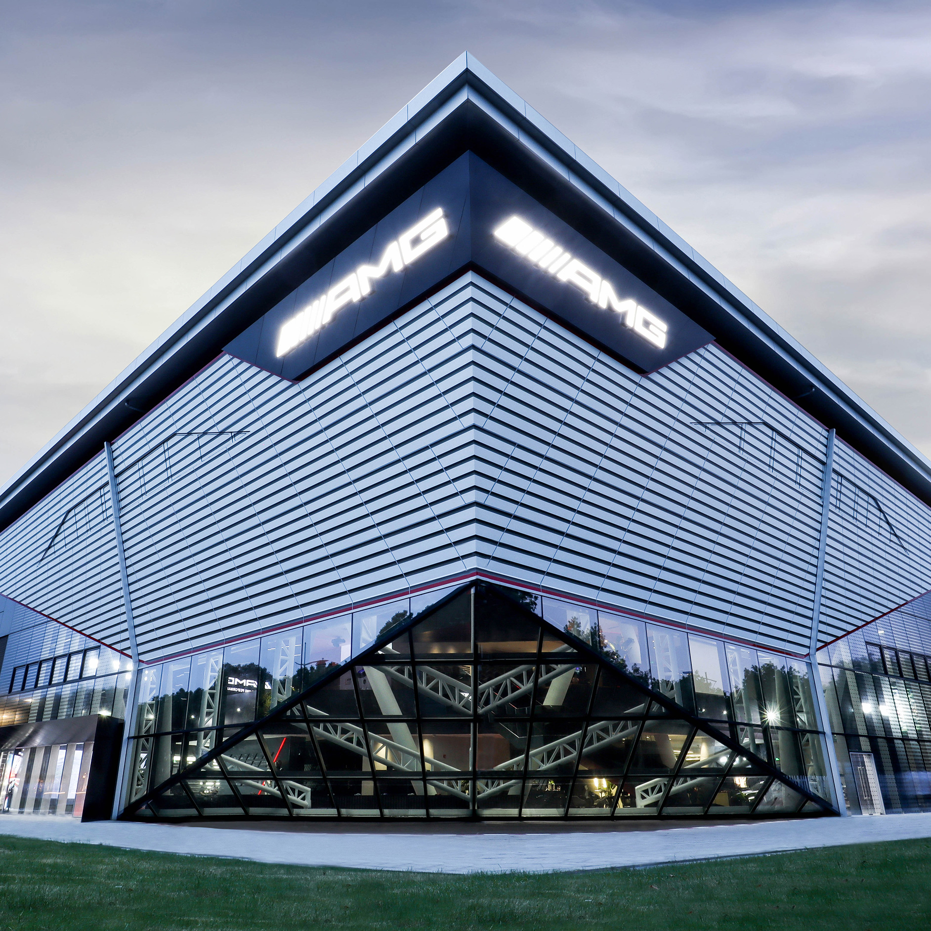 AMG Experience Center | AMG Center dans le monde entier | Mercedes-AMG Un centre AMG Experience Center.