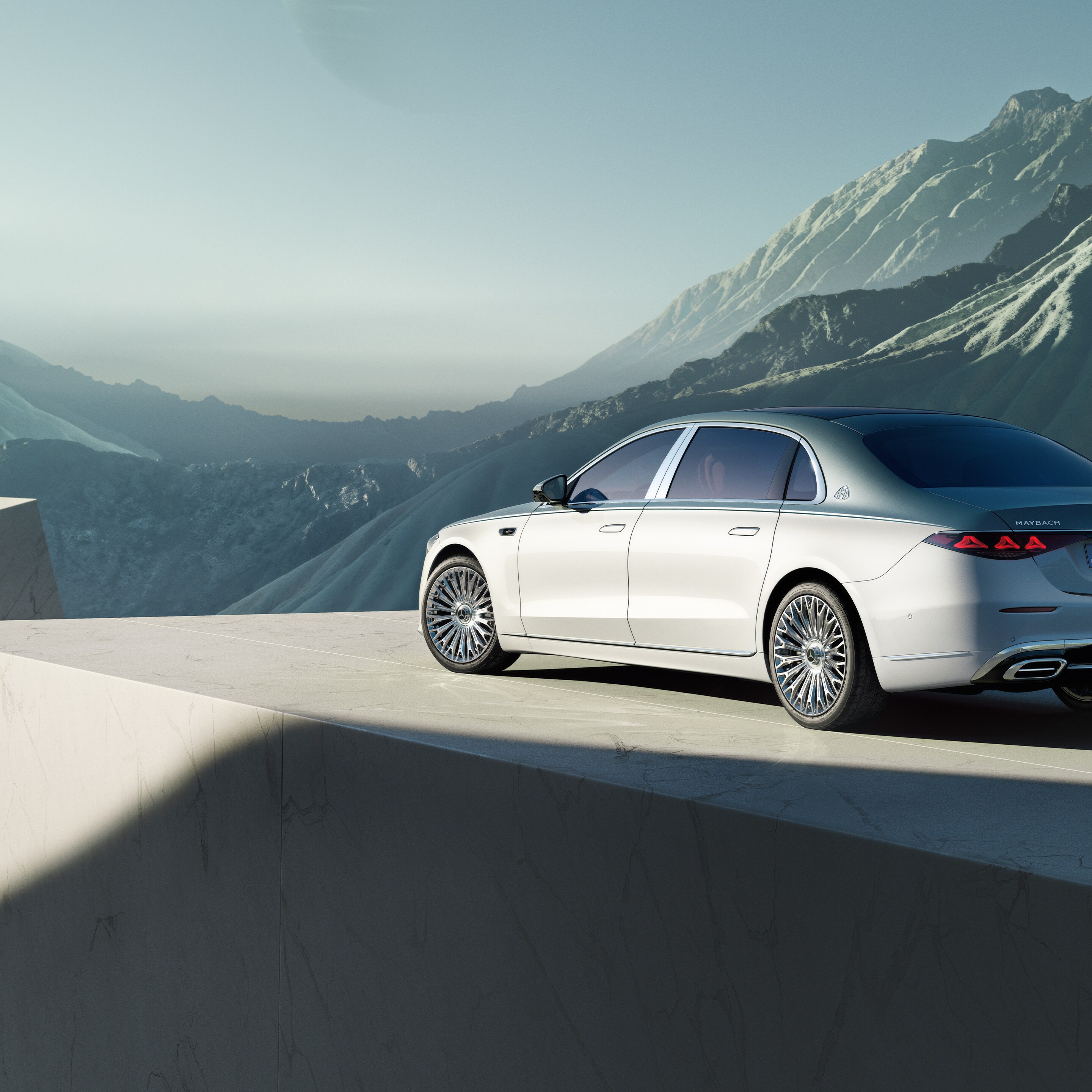 La Mercedes-Maybach Classe&nbsp;S dans une vue de profil.