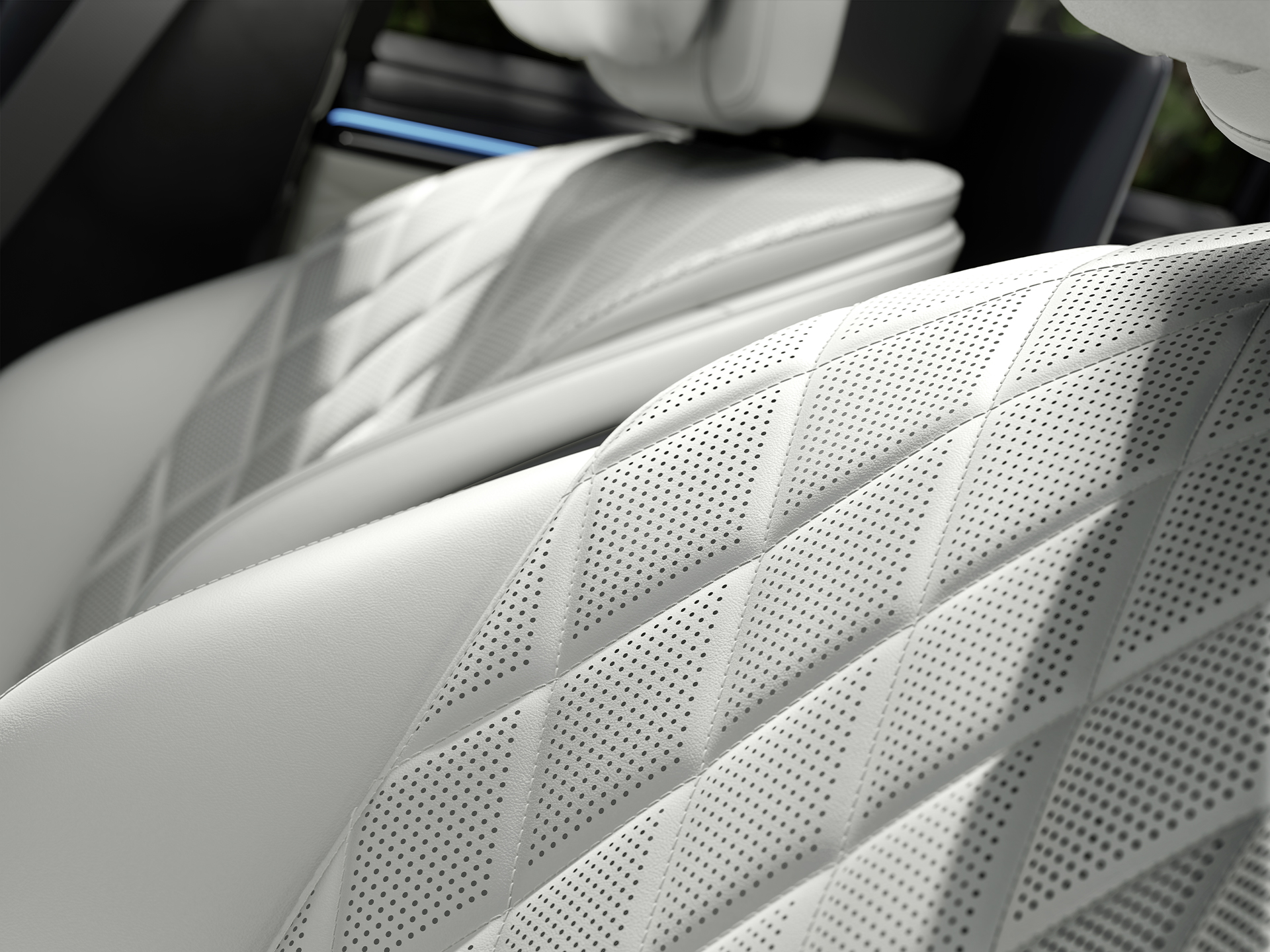 MANUFAKTUR | S-Klasse Limousine | Mercedes-Benz De nieuwe Mercedes-Benz S-Klasse Limousine verlengde versie met MANUFAKTUR kenmerken in zijaanzicht.