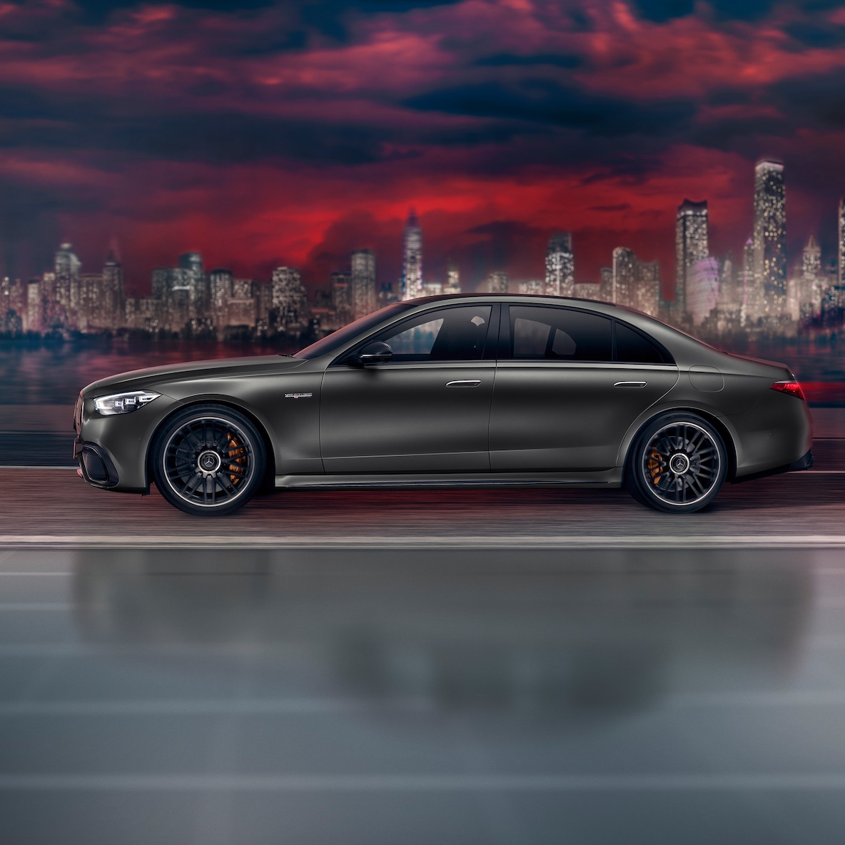 La Mercedes-AMG S 63 E PERFORMANCE en vue de 3/4 avant.