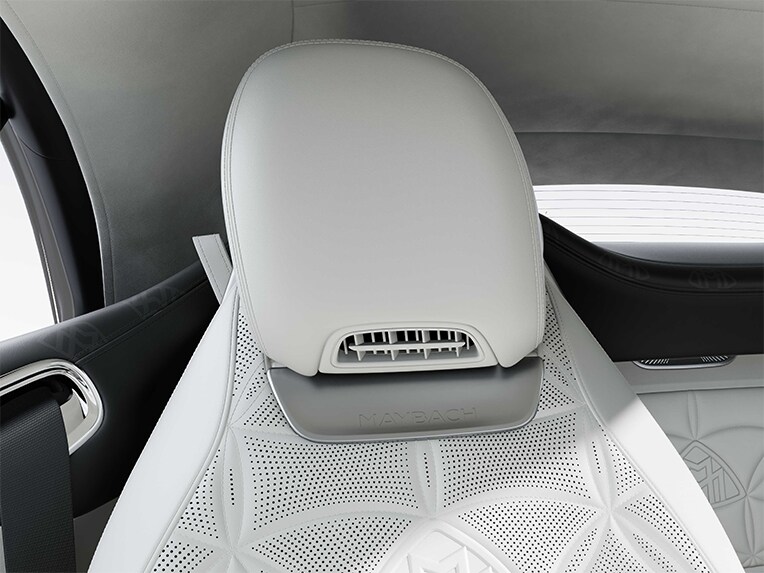 De AIRSCARF in de Mercedes-Maybach SL 680.
