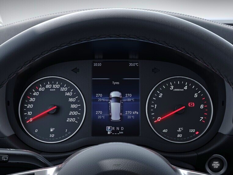Draadloos bandenspanningswaarschuwingssysteem voor en achter bij de Mercedes-Benz T-Klasse.