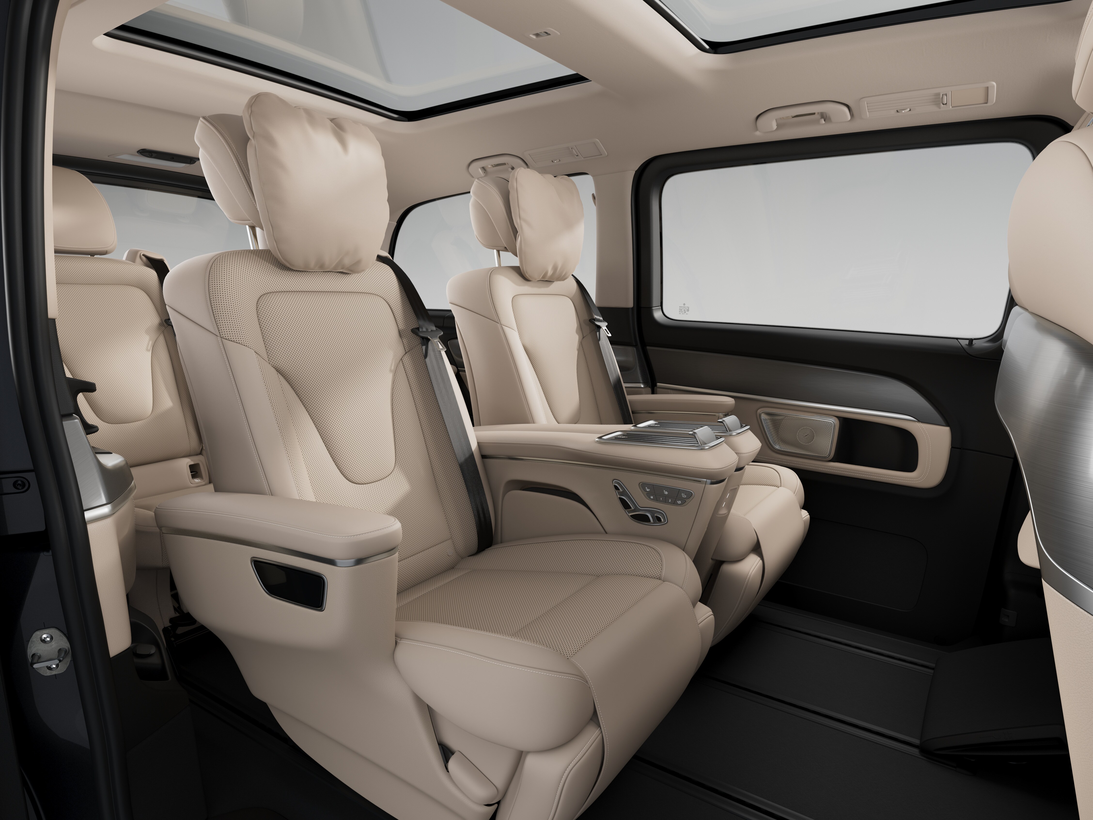 Sièges de luxe gauche et droit sur la première rangée de la Mercedes-Benz Classe V.
