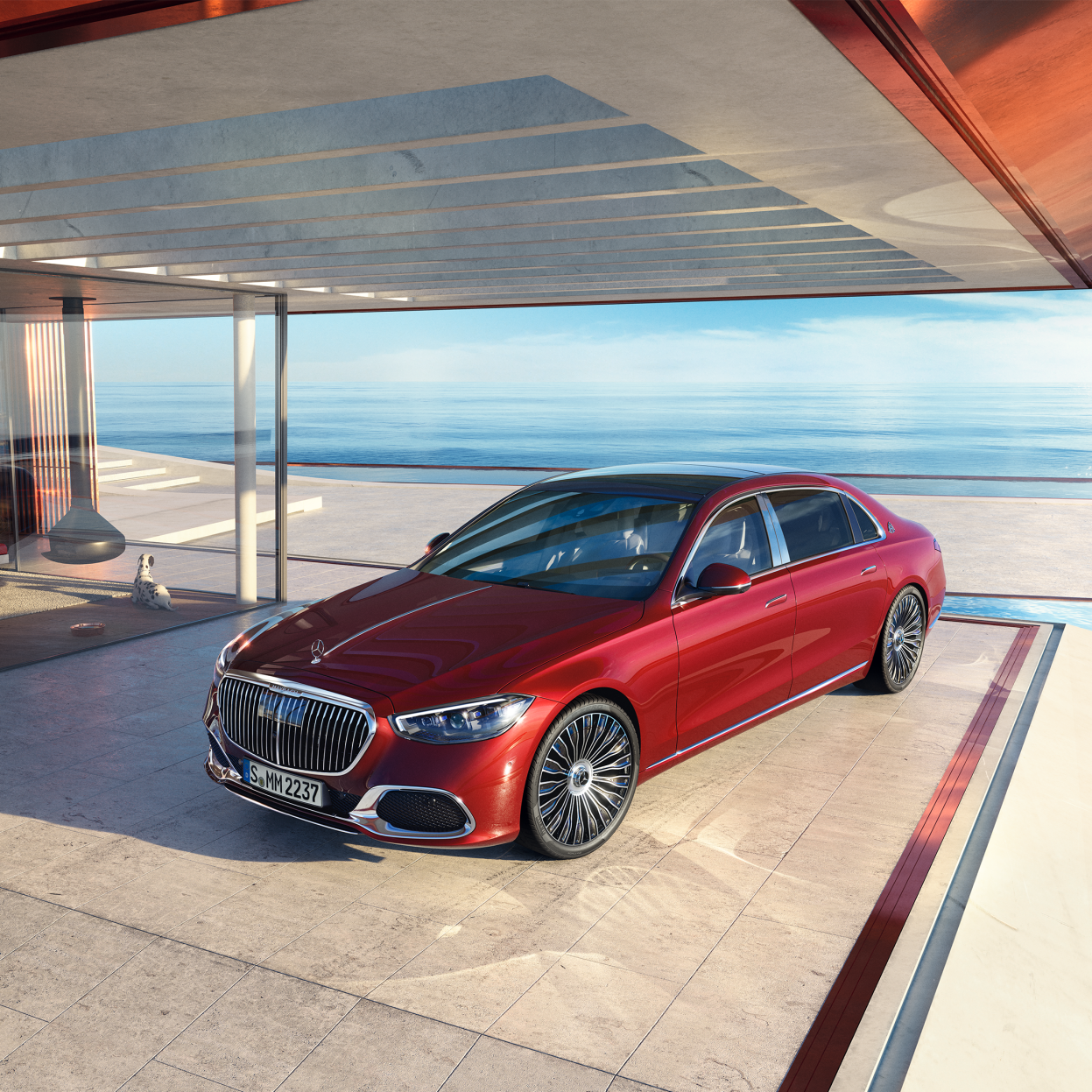 Luxueuze, rode Mercedes-Maybach S-Klasse