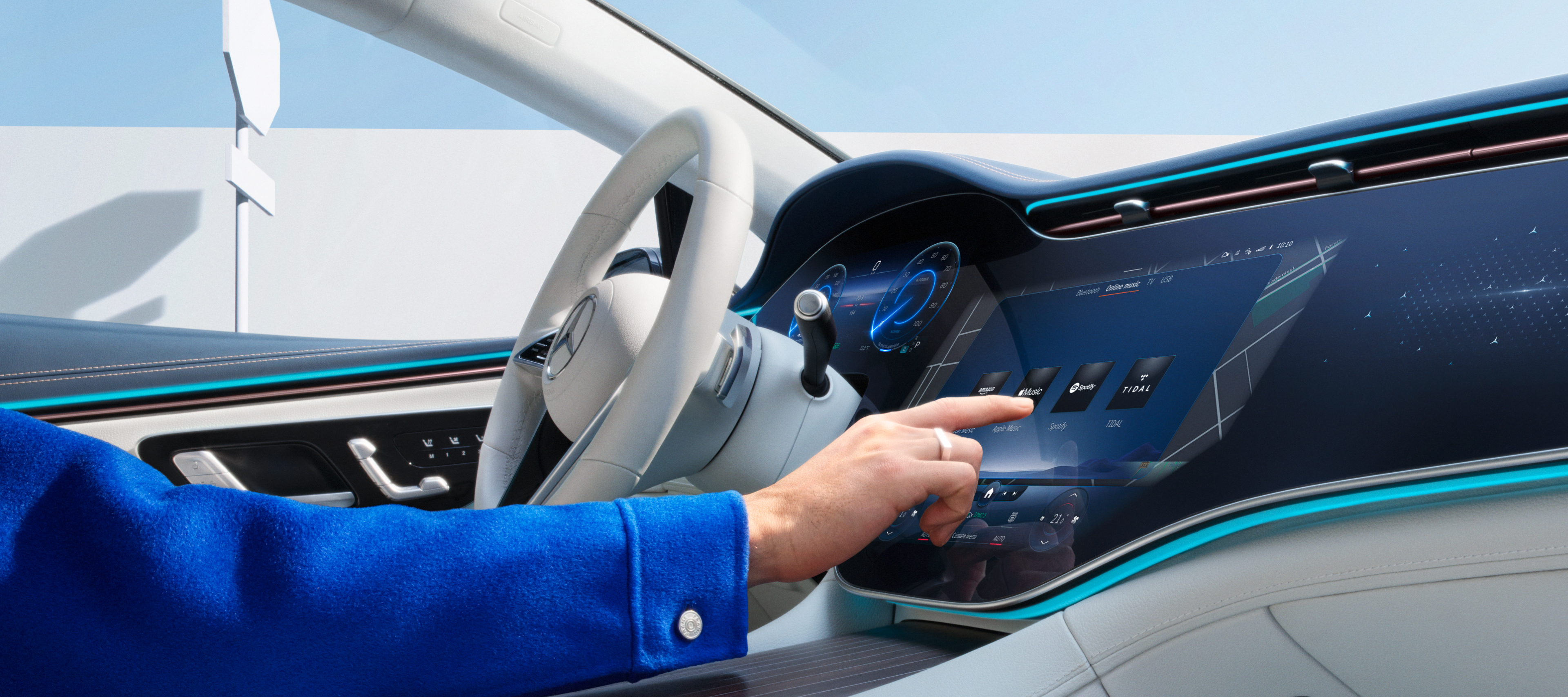 Op het MBUX-multimediasysteem in een Mercedes-Benz worden digitale extra's geselecteerd. Op het MBUX-multimediasysteem in een Mercedes-Benz worden digitale extra's geselecteerd.