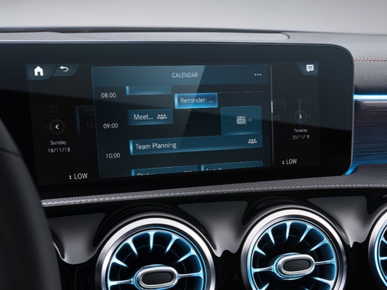 Op het MBUX-multimediasysteem geeft het digitale extra 'In-Car Office' de volgende vergaderingen weer.