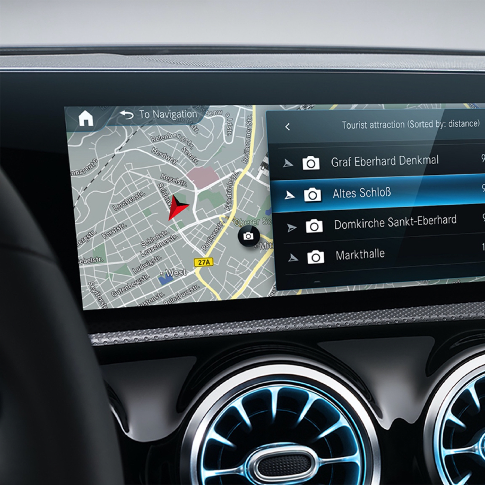 Recherche locale | Navigation | Mercedes-Benz Le système multimédia MBUX affiche le meilleur itinéraire pour le conducteur grâce au service connecté de navigation.