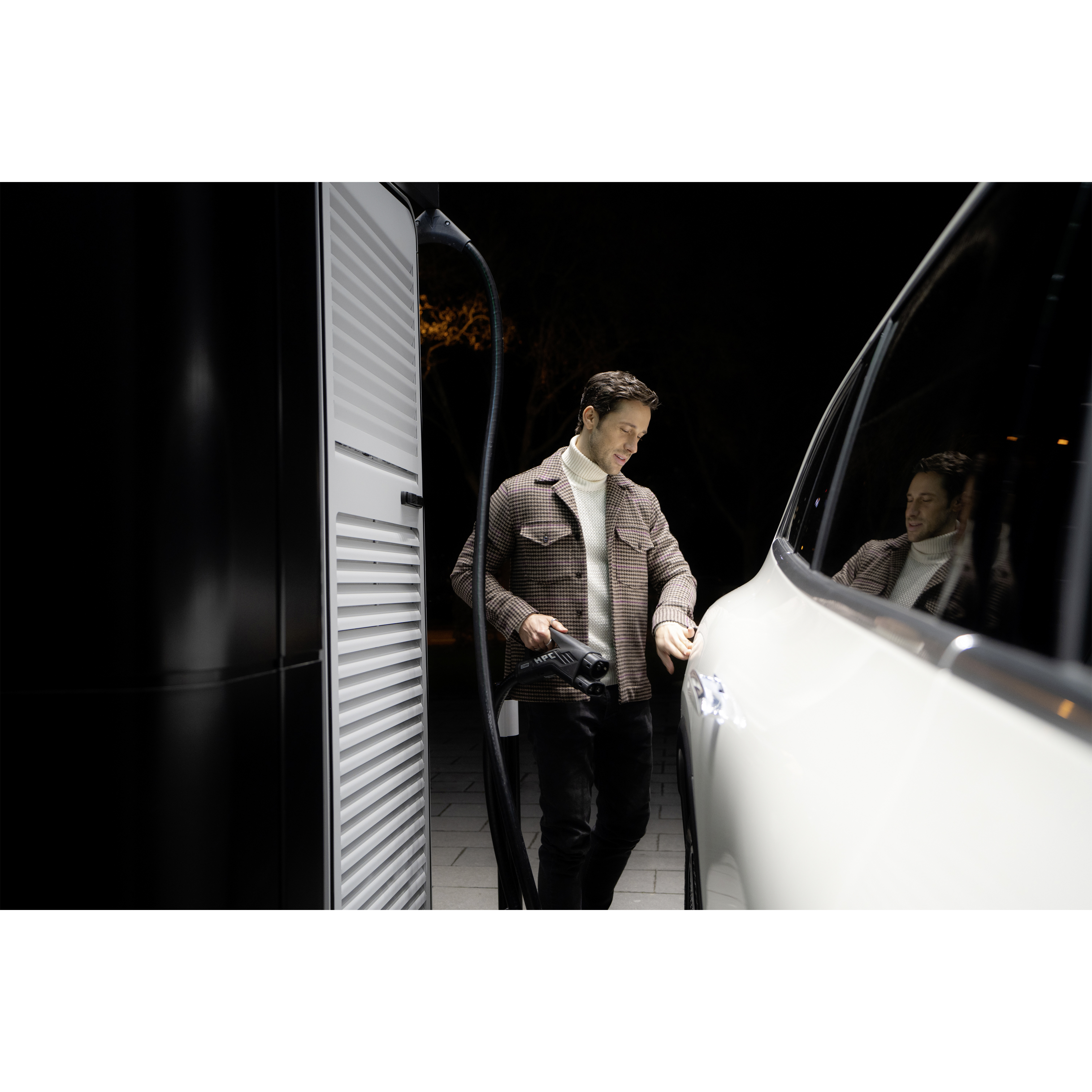Opladen | Mercedes-Benz Oplaadoplossingen voor uw Mercedes-Benz.