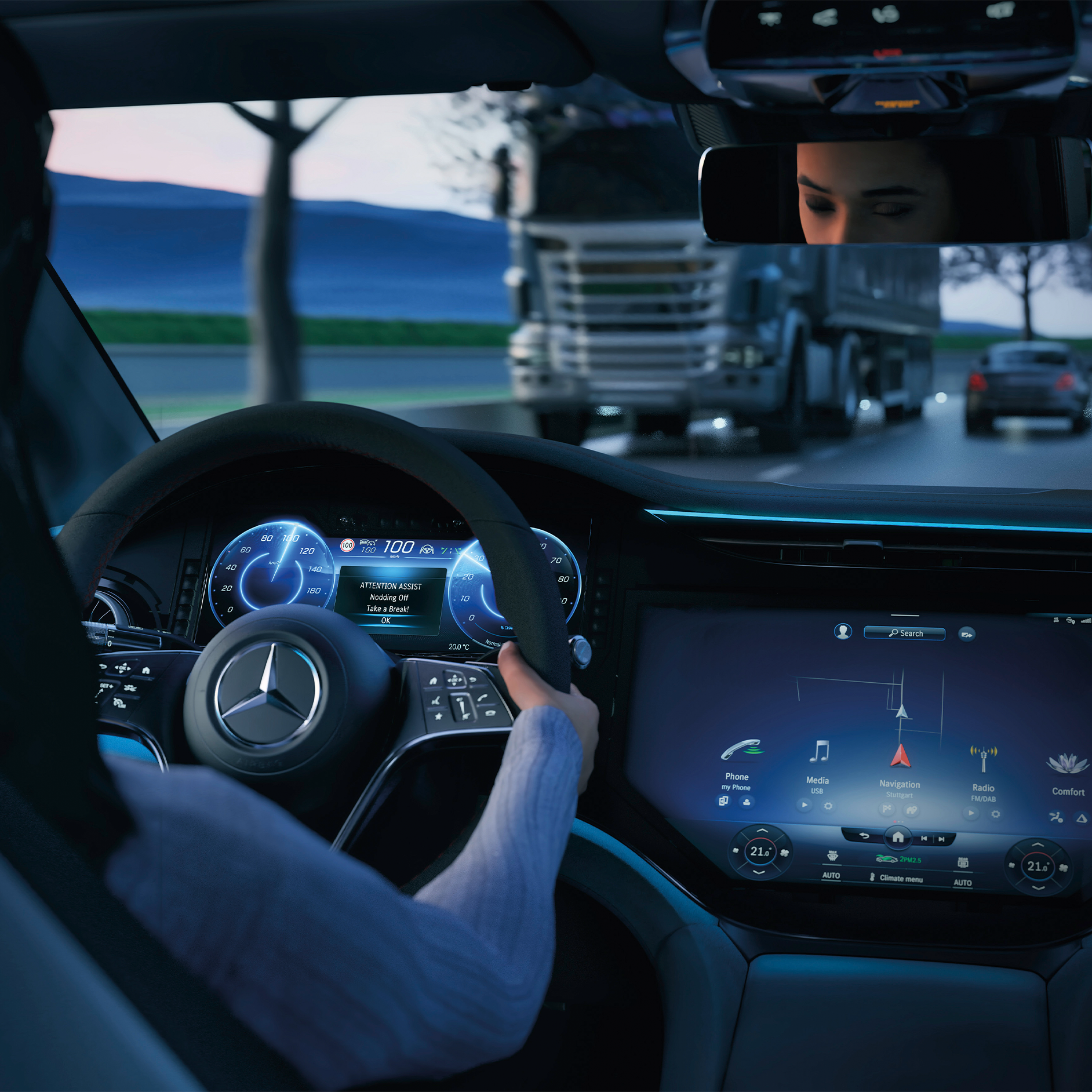 MB.DRIVE | Sécurité | Mercedes-Benz Vue intérieure du poste de conduite d'un véhicule Mercedes-Benz.