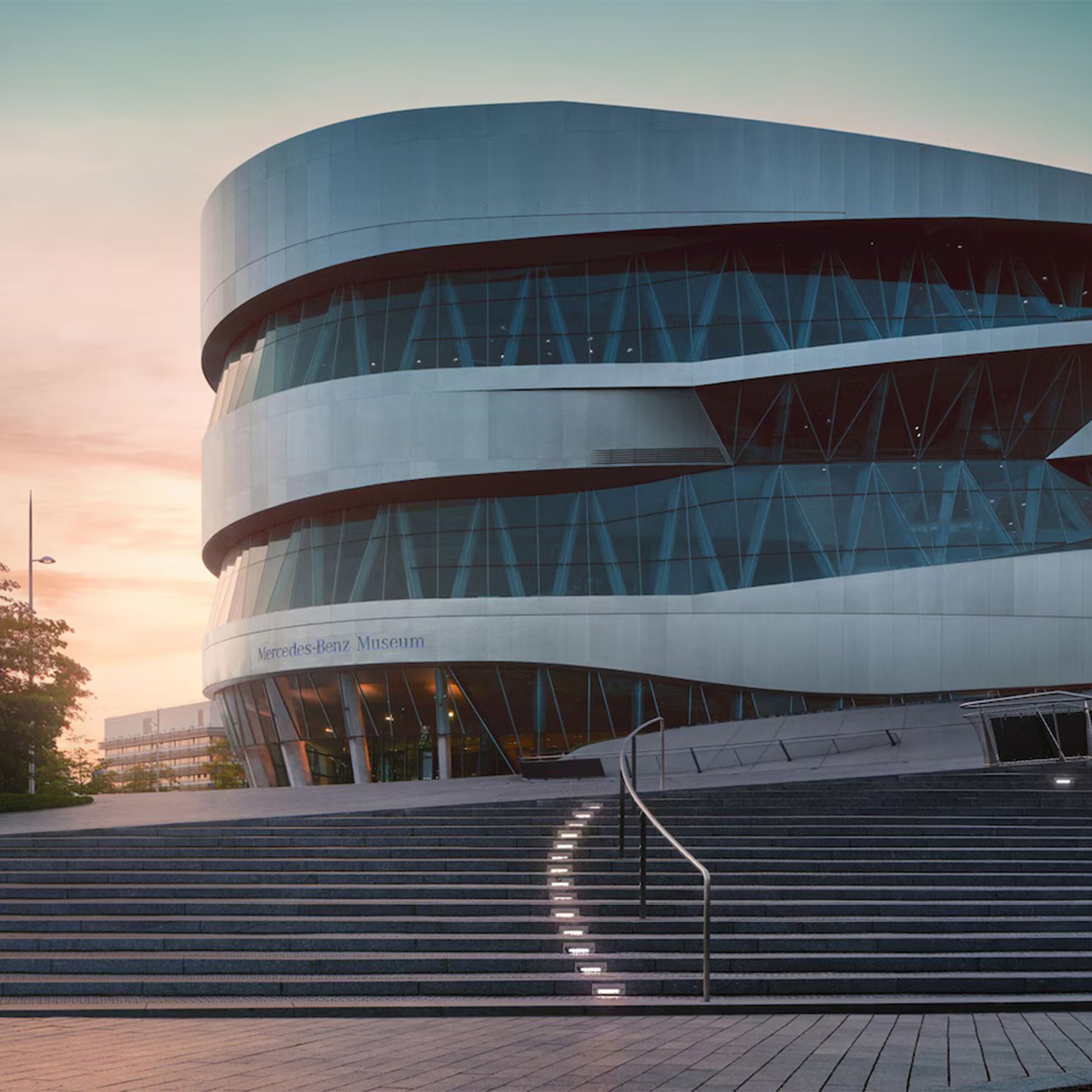 Buitenaanzicht van het Mercedes-Benz Museum in Stuttgart.