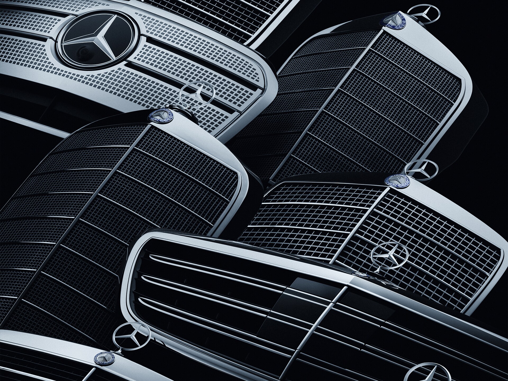 Verzameling Mercedes-Benz radiator grilles.