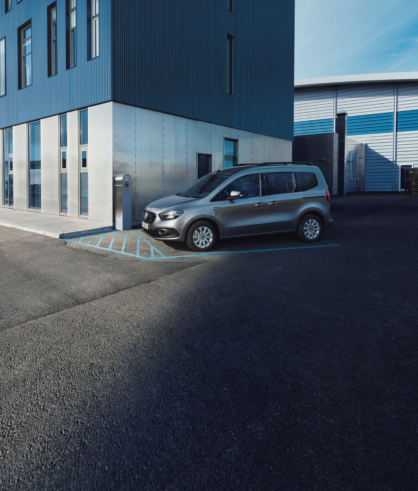 Een weergave van de werking van de radarsensoren bij de afstandsmeting in de Mercedes-Benz Citan.