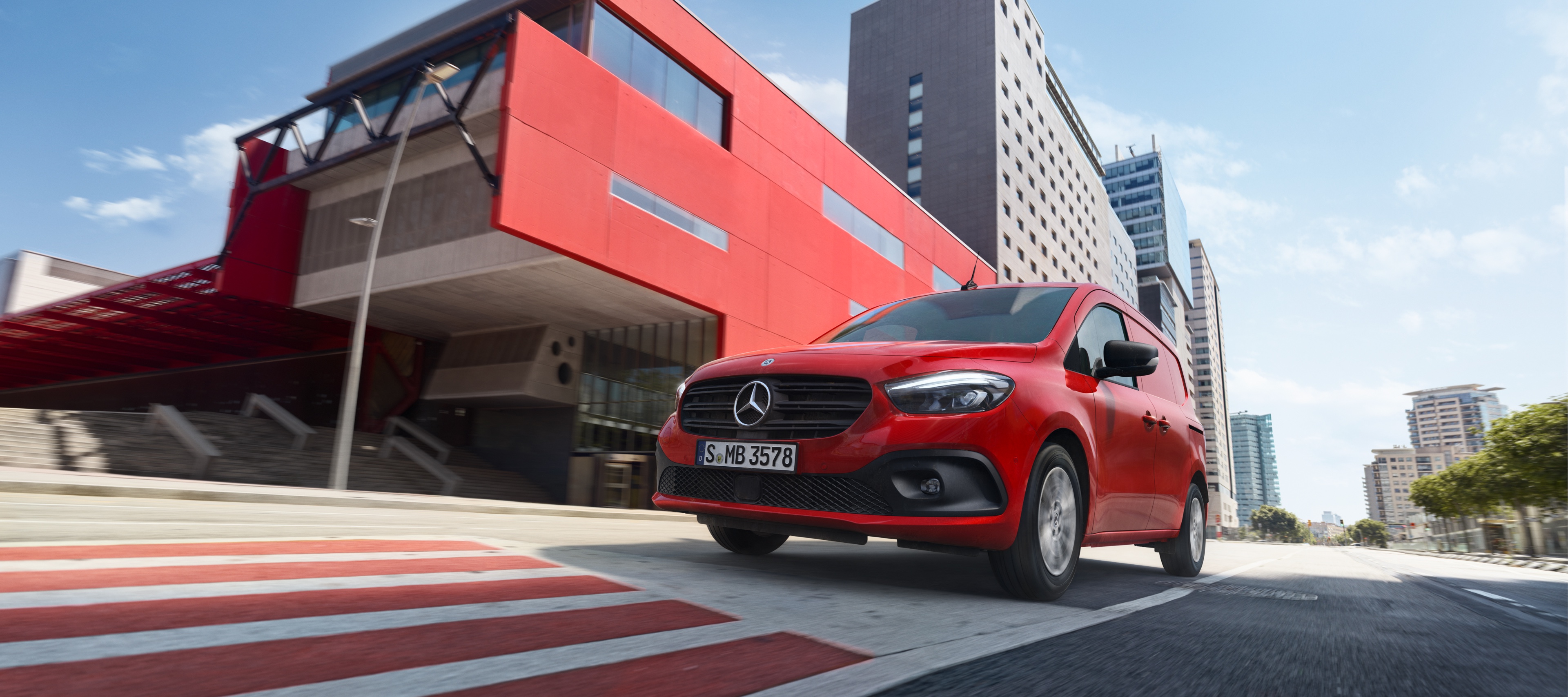 Exterieur | Citan Gesloten Bestelwagen | Mercedes-Benz De Mercedes-Benz Citan Gesloten Bestelwagen in actie.