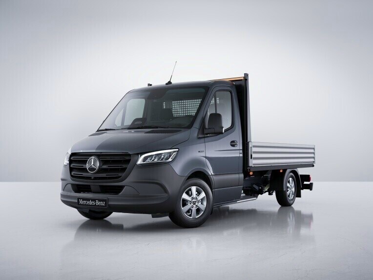 Le Mercedes-Benz eSprinter à plateau.