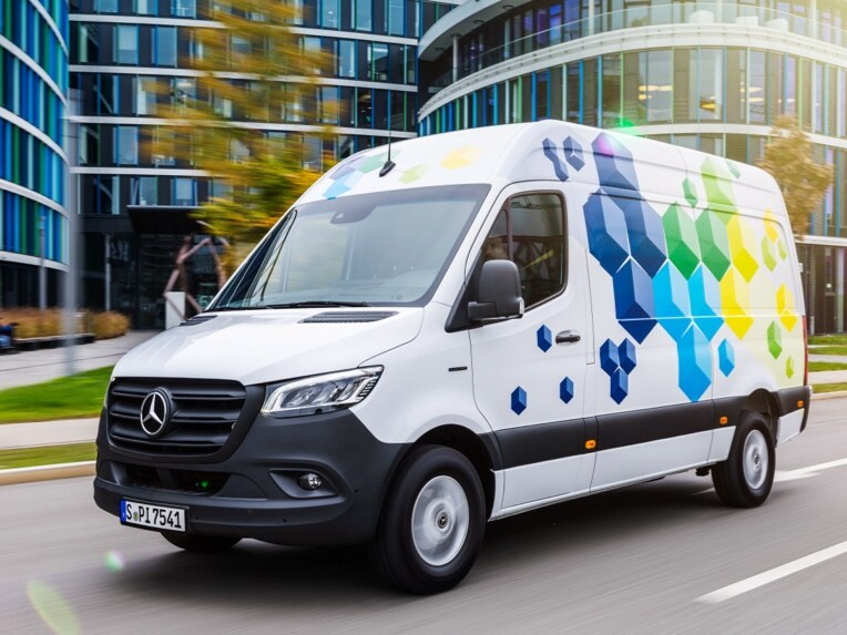 Mercedes-Benz Service est l'interlocuteur qui connaît parfaitement votre utilitaire léger.