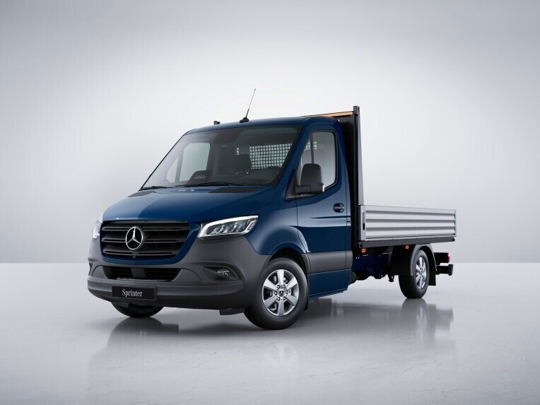 Le Mercedes-Benz Sprinter Chassis à benne en version renforcée pour route non carrossable.