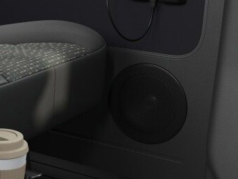 Le système de haut-parleurs à 2 voies dans l'espace passagers du Mercedes-Benz Sprinter Tourer.