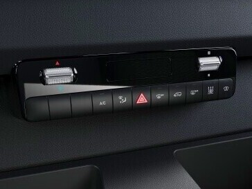 Le panneau de commande du climatiseur semi-automatique TEMPMATIC dans le Mercedes-Benz Sprinter Tourer.