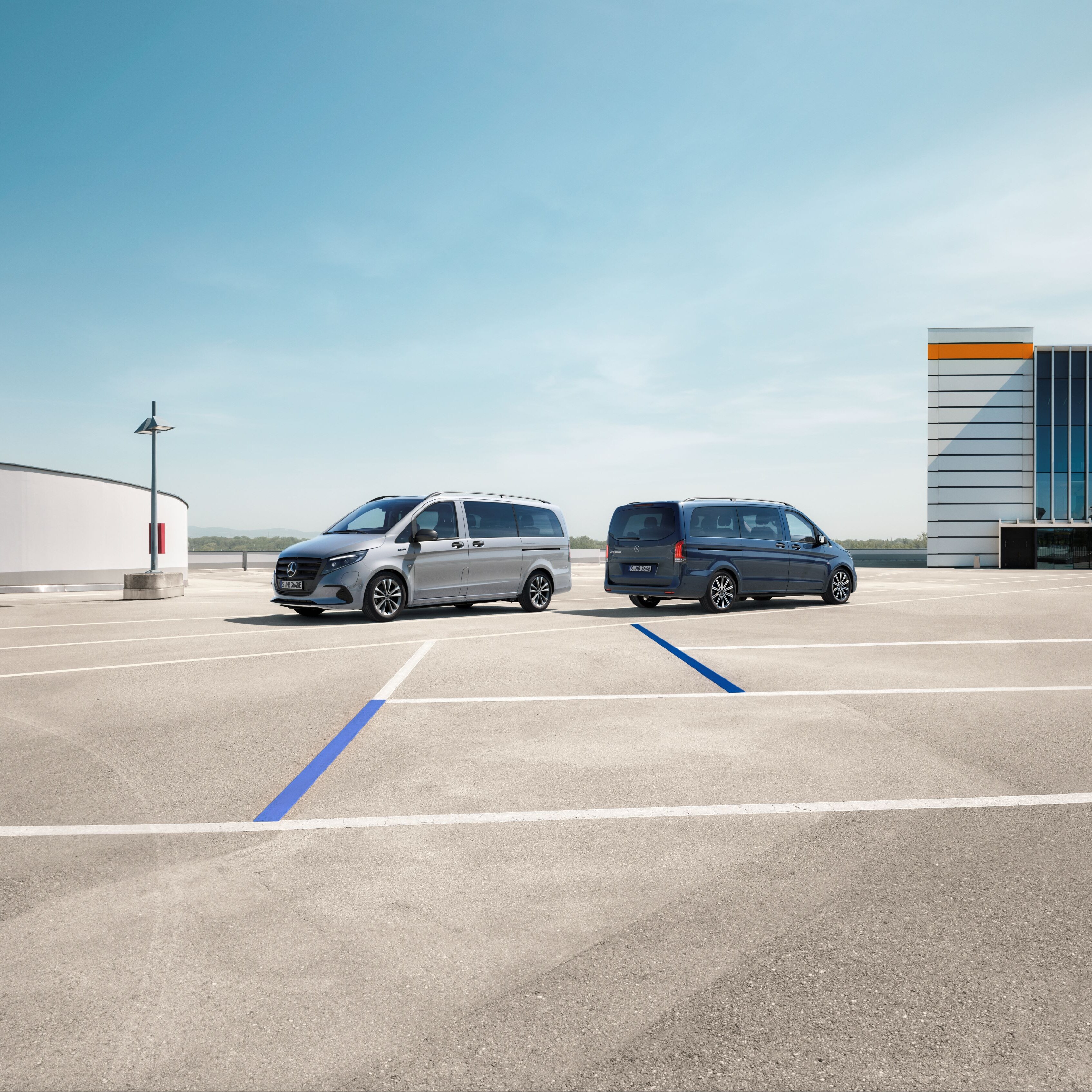 Les Mercedes-Benz eVito et Vito en version vans Tourer.